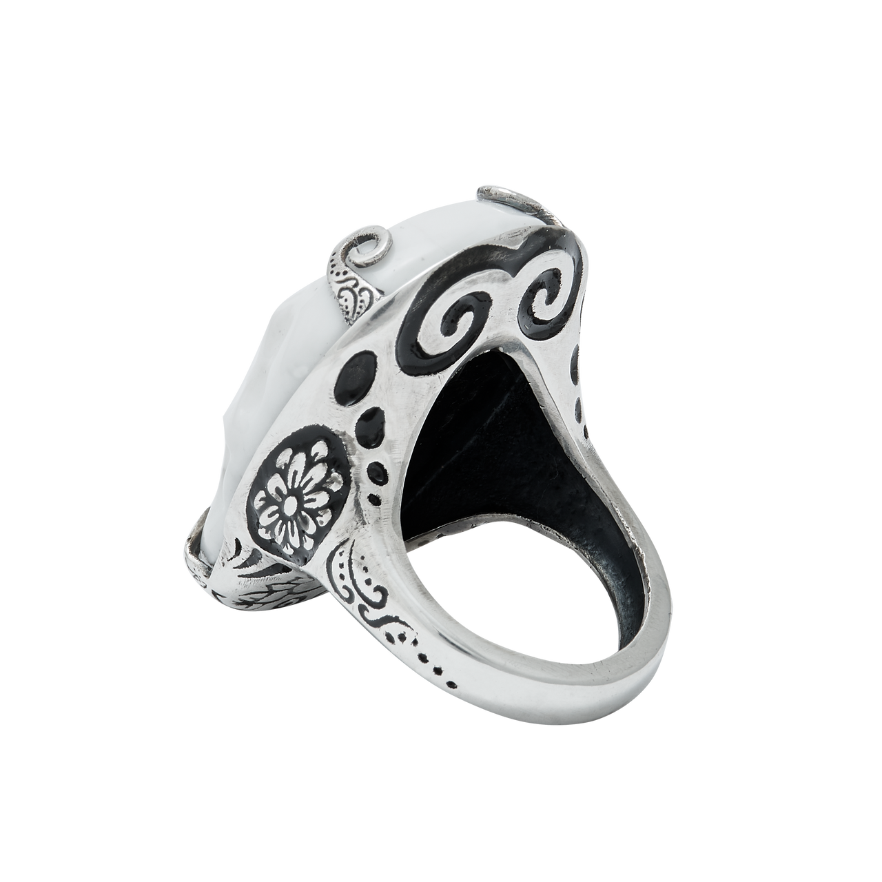 Anillo Calavera grande plata con Howlita Mauricio Serrano Jewelry